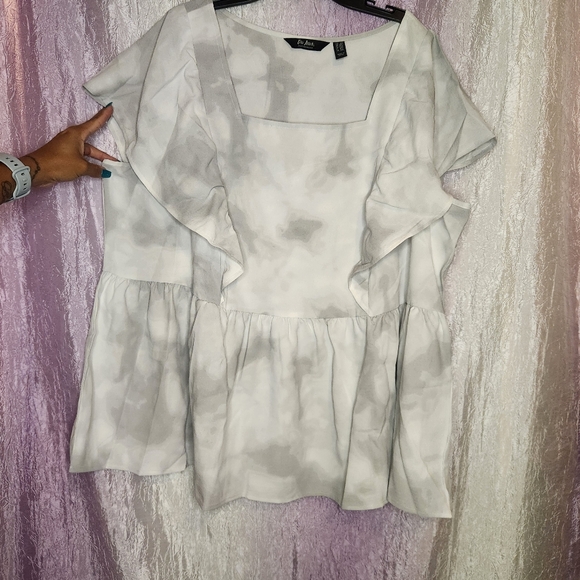 Du Jour Gray Tie Dye Ruffle Square Neck Blouse 2X - Picture 2 of 4